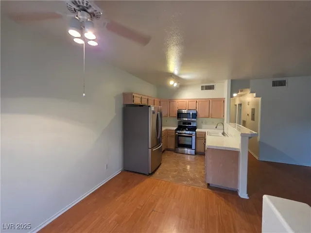 $975 | 2110 Los Feliz Street, Unit 1007, Las Vegas, NV 89156