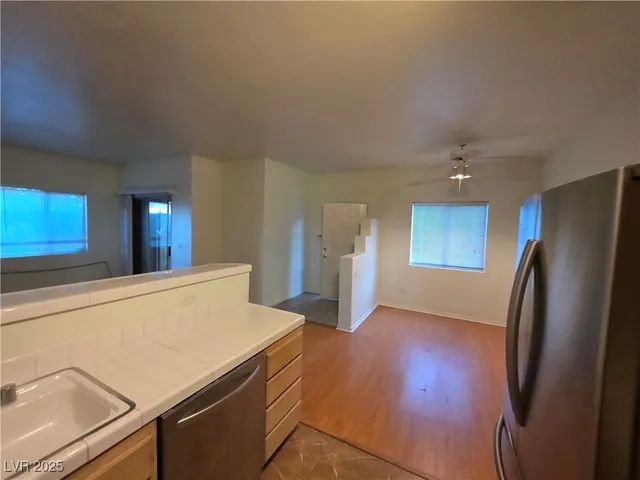 $975 | 2110 Los Feliz Street, Unit 1007, Las Vegas, NV 89156