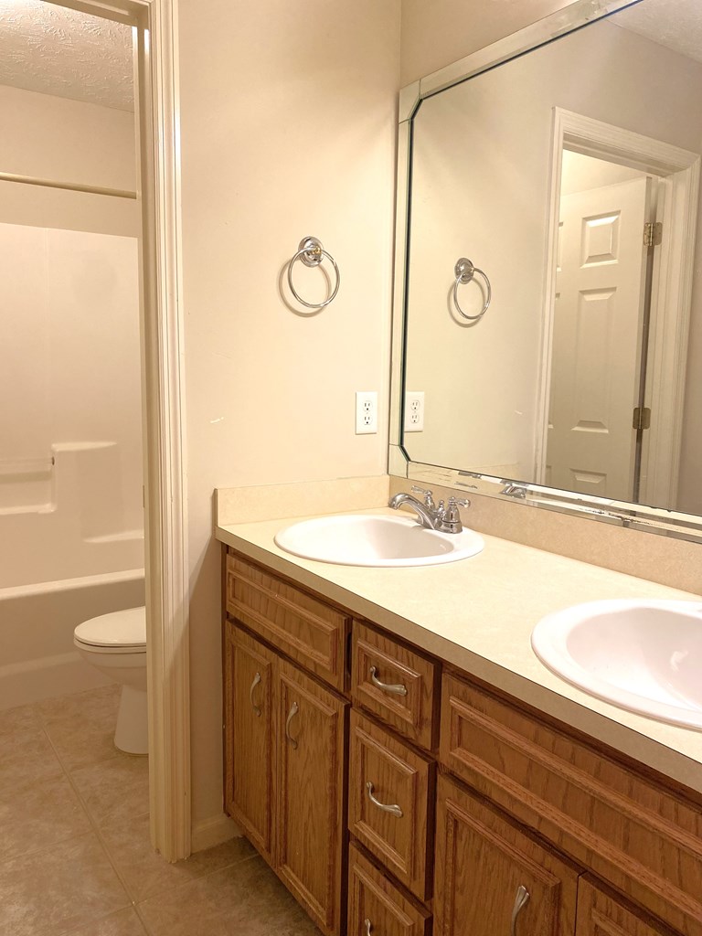 6008 Walters Loop Columbus, GA 31907 - Photo 16 of 33 Guest Bath