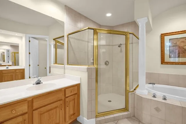 $300,000 | 202 Camino Real, Unit 202, Howey-in-the-Hills, FL 34737