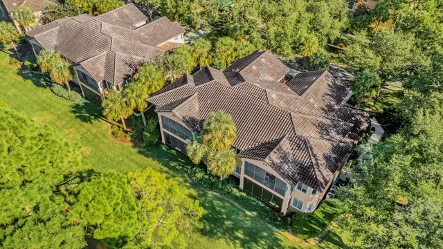 $300,000 | 202 Camino Real, Unit 202, Howey-in-the-Hills, FL 34737