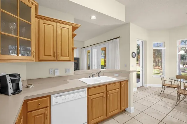 $300,000 | 202 Camino Real, Unit 202, Howey-in-the-Hills, FL 34737