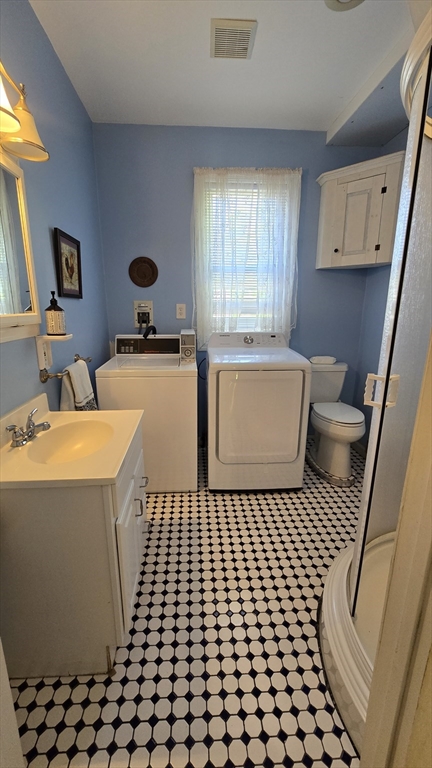 19 Denmark Street Worcester, MA 01605 - Photo 25 of 38
