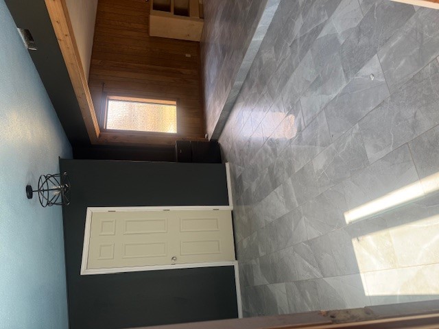 600 South Pecan Avenue Luling, TX 78648 - Photo 11 of 18 a view of empty room with windows