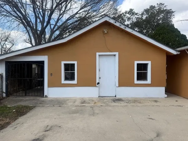 a front view of the house
