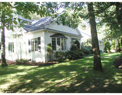 59 Monadnock Road Wellesley, MA 02481 - Photo 3 of 10