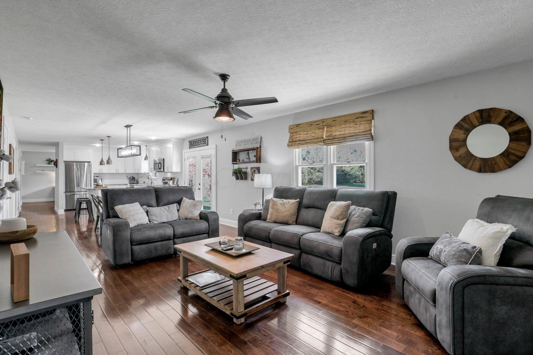 5615 Stemen Road Pickerington, OH 43147 - Photo 25 of 53 Family Room
