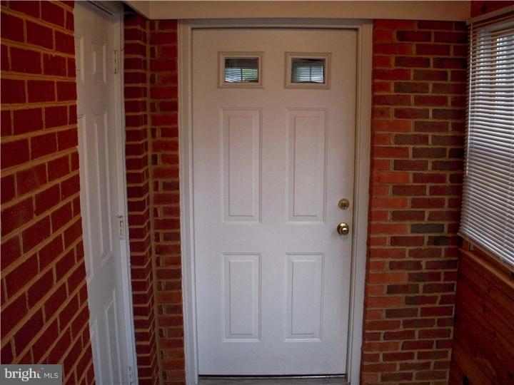 24 East Village Road Newark, DE 19713 - Photo 2 of 14
