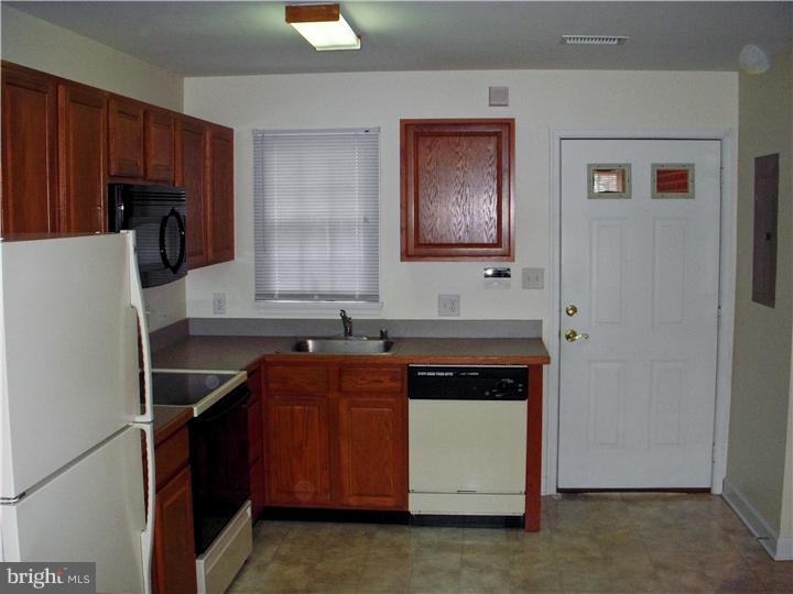 24 East Village Road Newark, DE 19713 - Photo 6 of 14