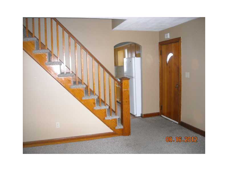748 Manville Road Woonsocket, RI 02895 - Photo 4 of 13 Entry.