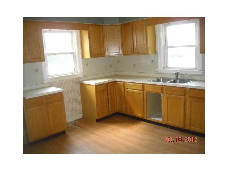 748 Manville Road Woonsocket, RI 02895 - Photo 5 of 13 Kitchen.