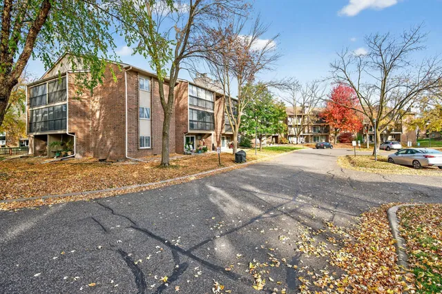 $149,900 | 3850 Plymouth Boulevard, Unit 117, Plymouth, MN 55446