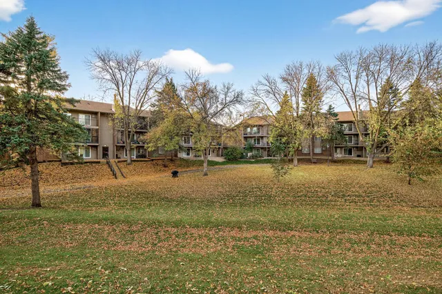 $149,900 | 3850 Plymouth Boulevard, Unit 117, Plymouth, MN 55446