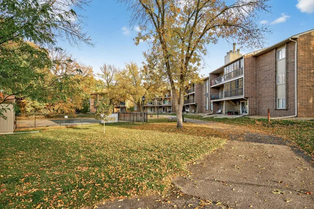 $149,900 | 3850 Plymouth Boulevard, Unit 117, Plymouth, MN 55446