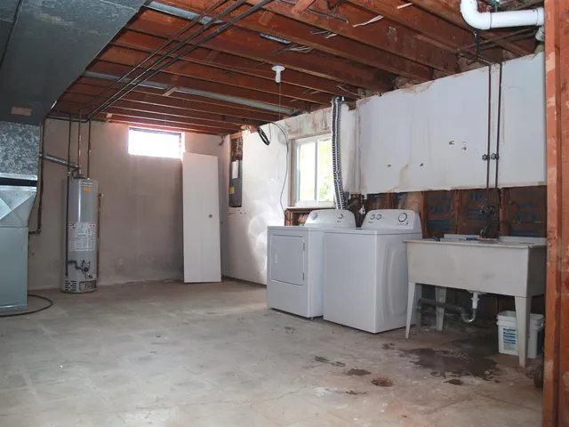 $2,400 | 2339 Pontiac Trail, Ann Arbor, MI 48105