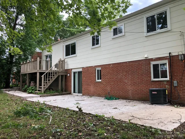 $2,400 | 2339 Pontiac Trail, Ann Arbor, MI 48105