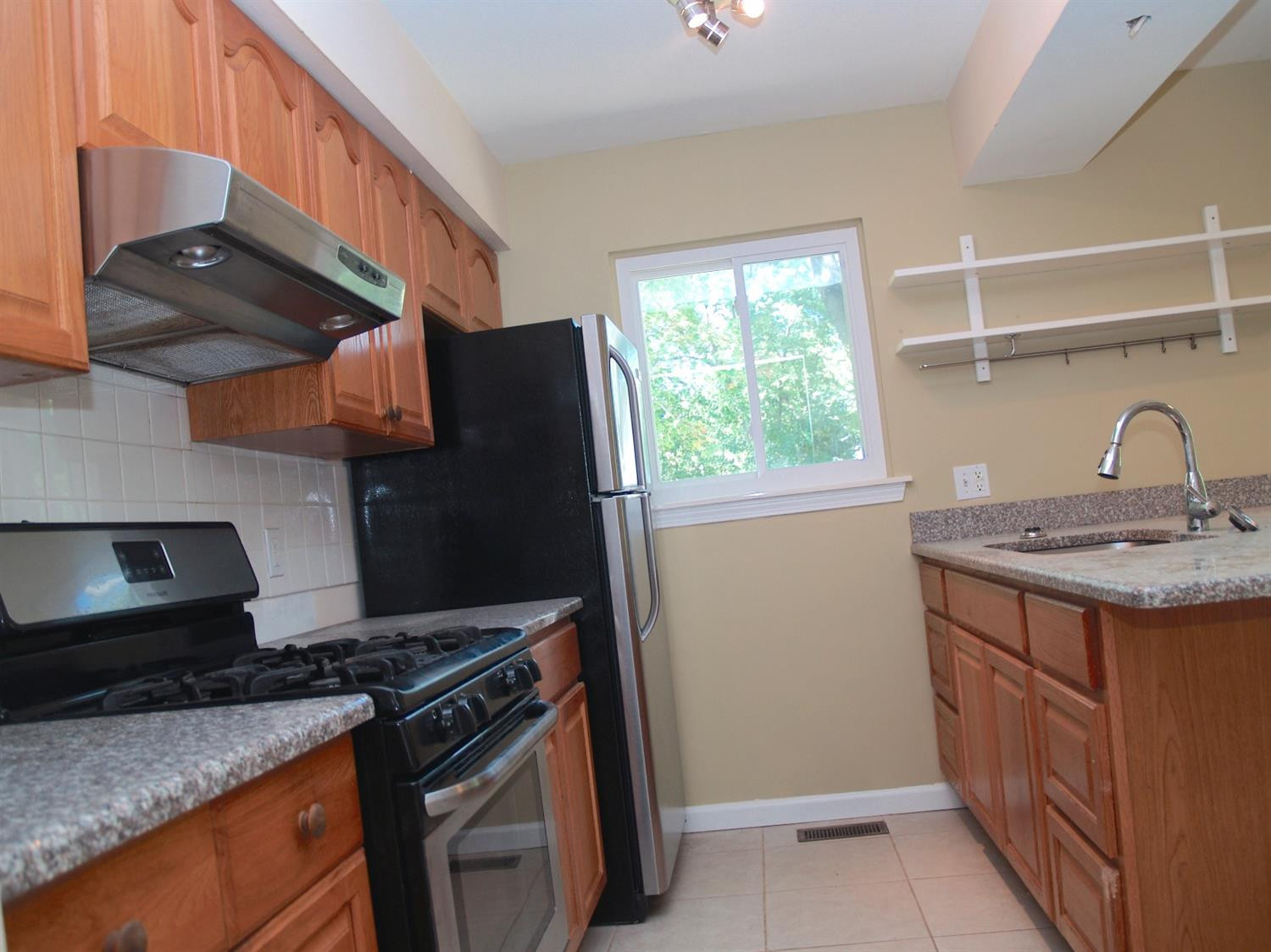 2339 Pontiac Trail Ann Arbor, MI 48105 - Photo 3 of 22 Photo 3