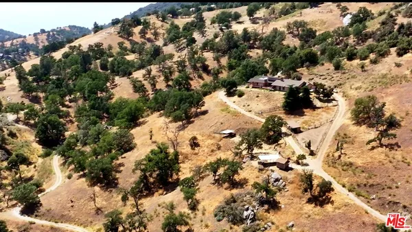 a view of outside area