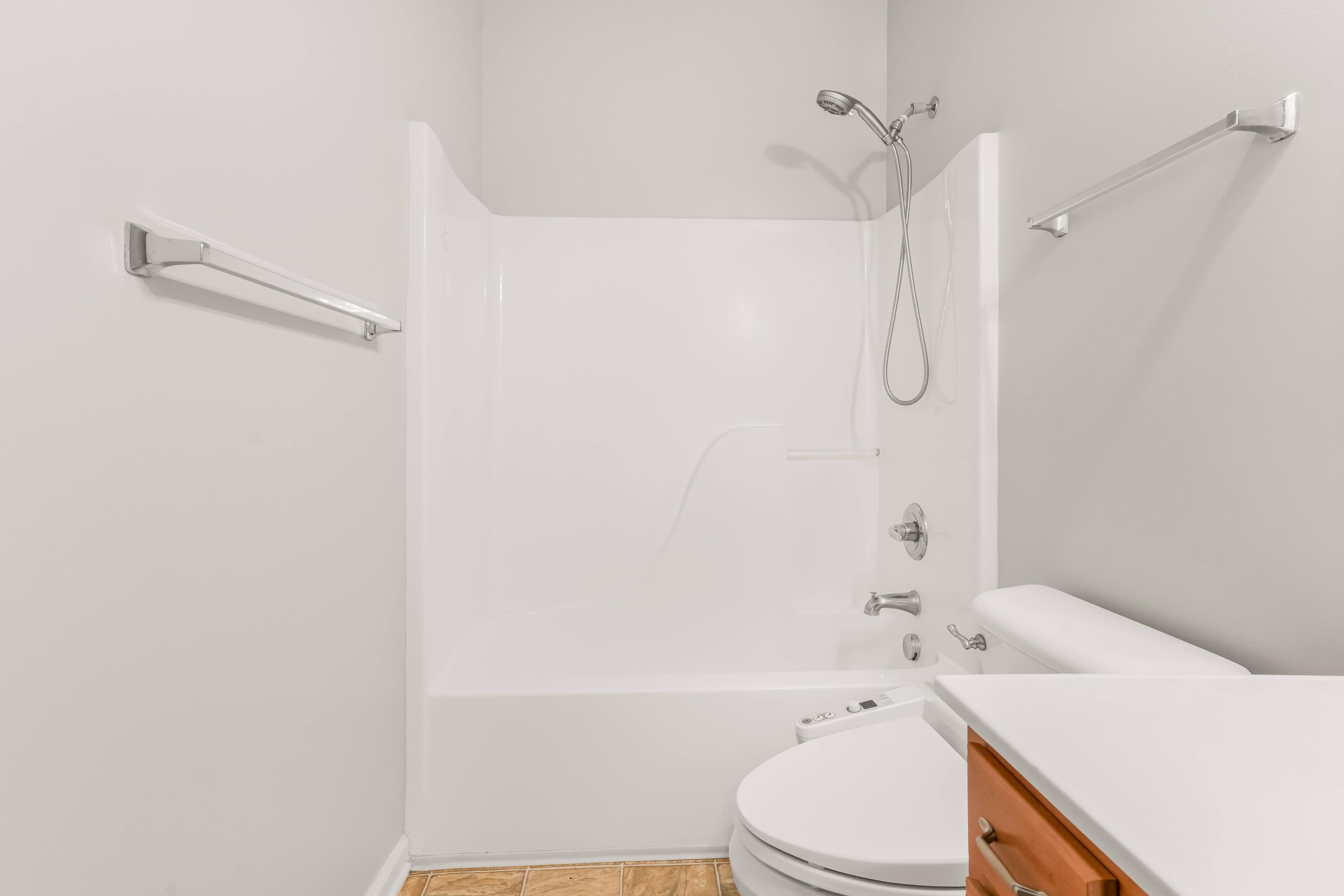4357 Rivard Lane Lexington, KY 40509 - Photo 24 of 86 Full bath with linen closet on main level