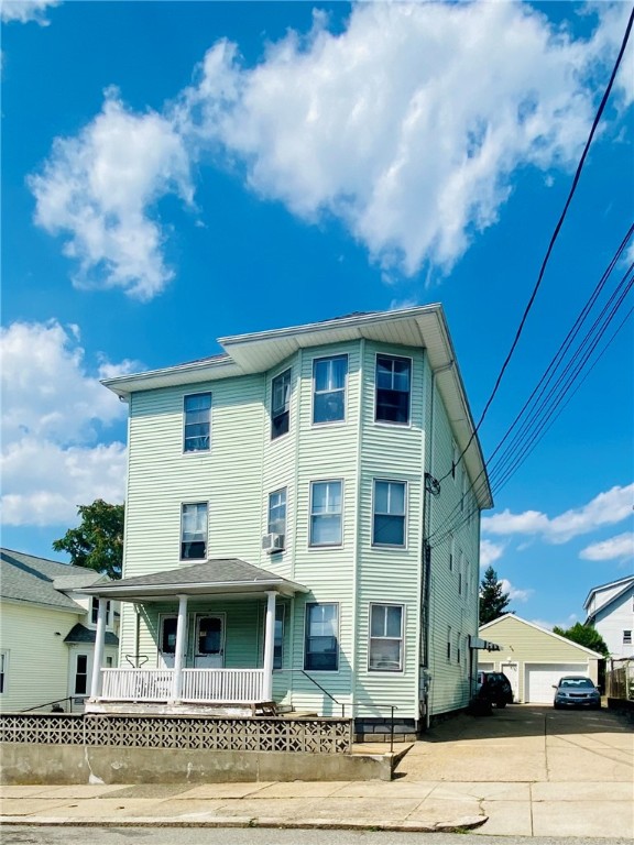 19 Sisson Street Pawtucket, RI 02860 - Photo 1 of 29 Gallery Image 1