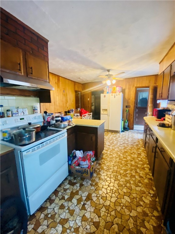 19 Sisson Street Pawtucket, RI 02860 - Photo 9 of 29 First Floor Kitchen