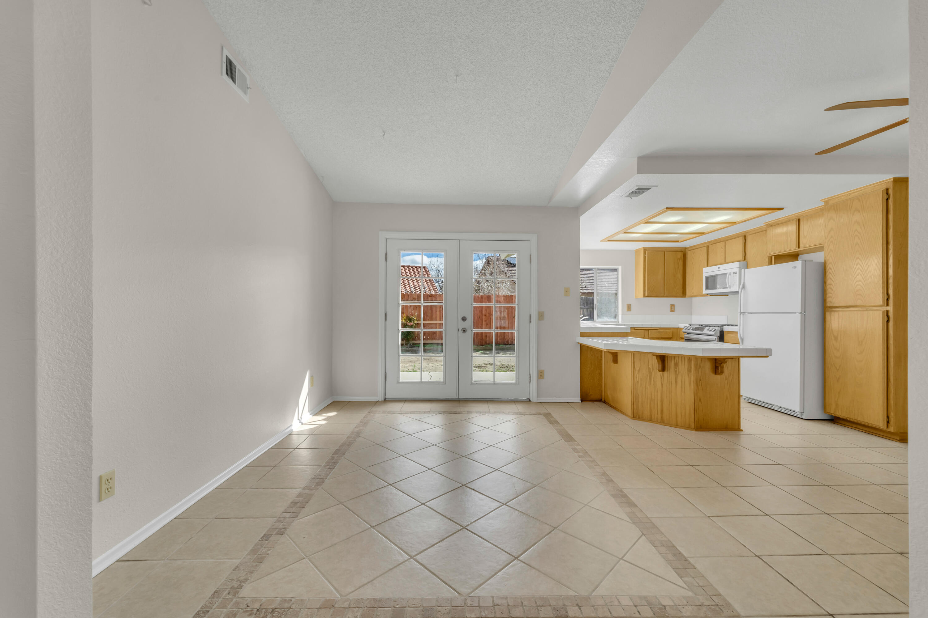 43908 Maria Circle Lancaster, CA 93535 - Photo 13 of 24 LLP07844