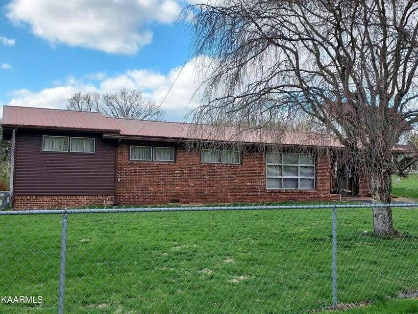 707 Little Sycamore Road Tazewell, TN 37879 - Photo 3 of 30 3