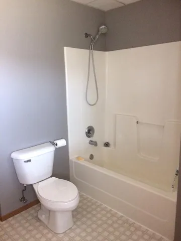 $925 | 109 East Luverne Street, Unit 214, Luverne, MN 56156