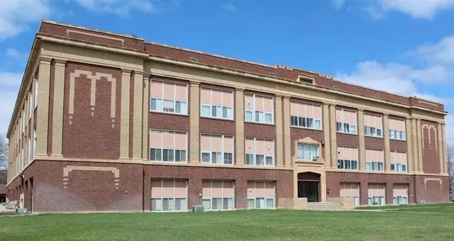 $925 | 109 East Luverne Street, Unit 214, Luverne, MN 56156