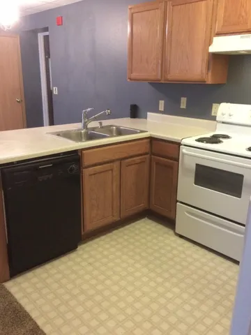 $925 | 109 East Luverne Street, Unit 214, Luverne, MN 56156