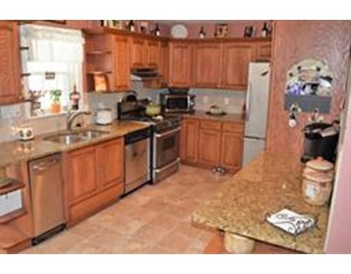 240 Horizon Way Fall River, MA 02720 - Photo 3 of 10
