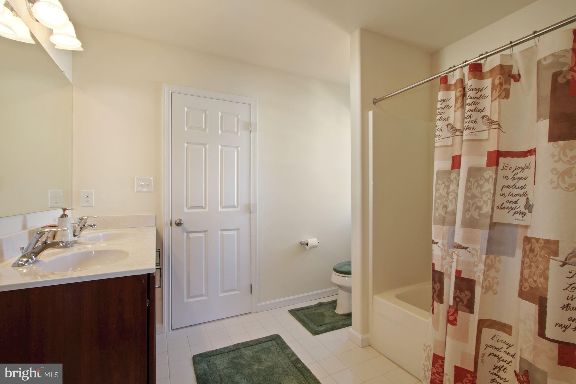 17 Abby Road Avondale, PA 19311 - Photo 54 of 65 Jack and Jill full bath for bedrooms 3 & 4