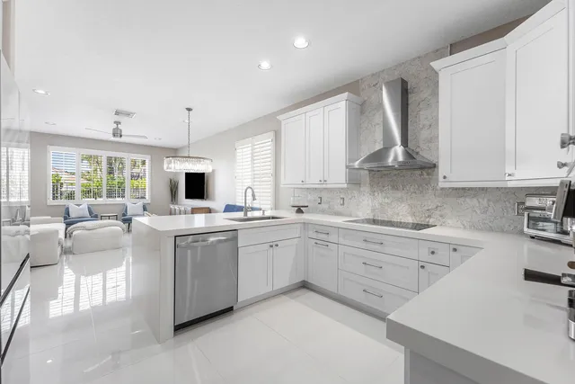 $7,900 | 121 Palm Circle, Lake Worth, FL 33462