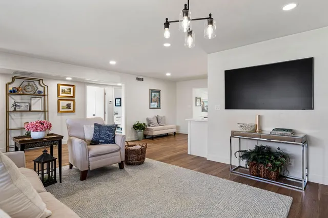 $1,125,000 | 1507 Los Molinos Way, Sacramento, CA 95864