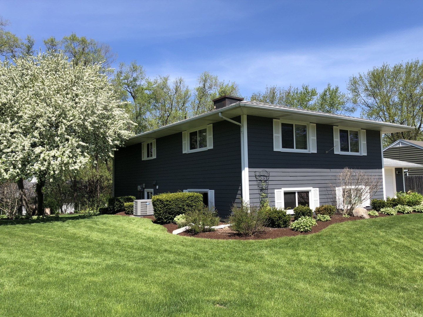 19 Woodcliff Road Montgomery, IL 60538 - Photo 2 of 34