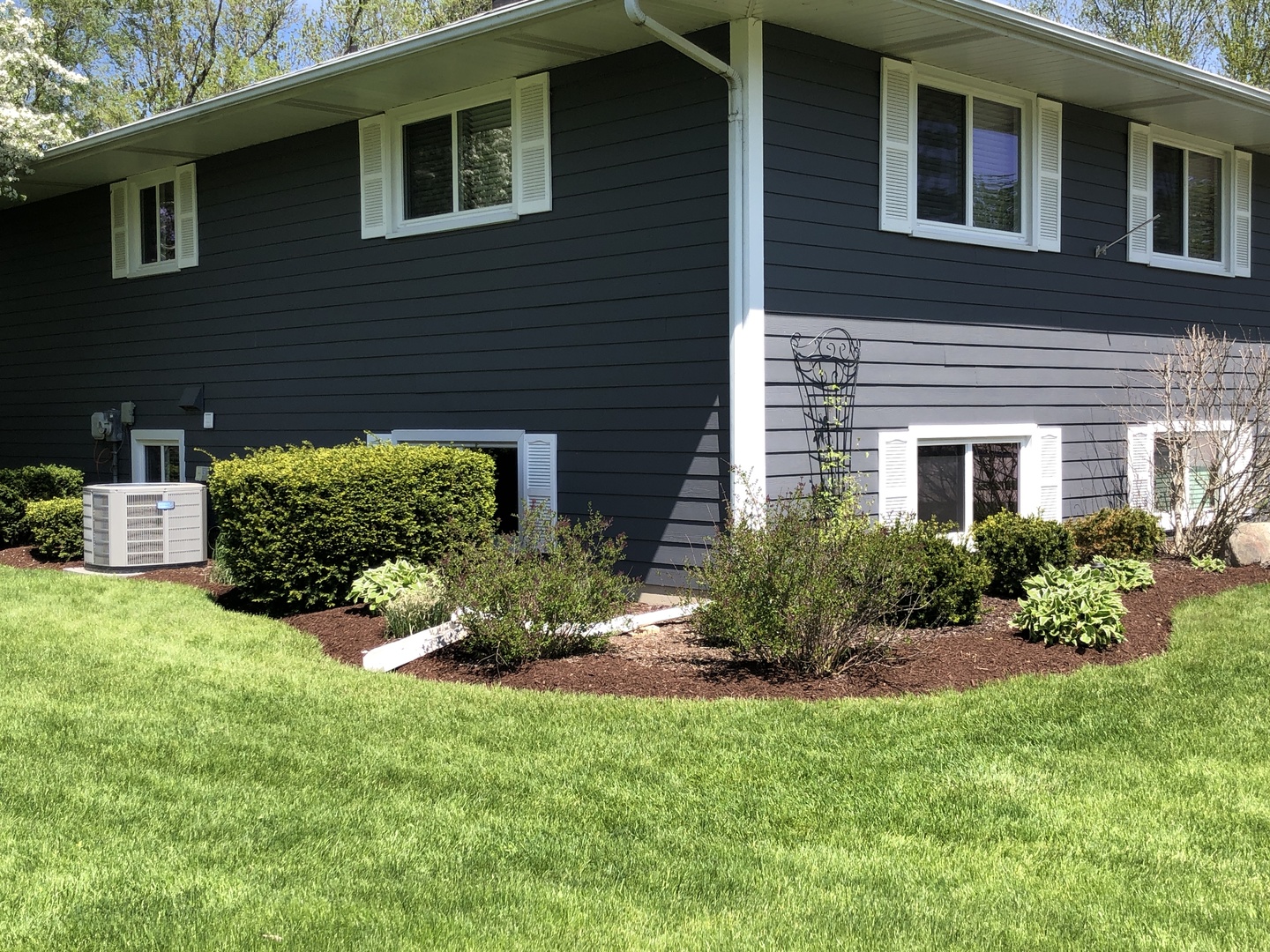 19 Woodcliff Road Montgomery, IL 60538 - Photo 3 of 34