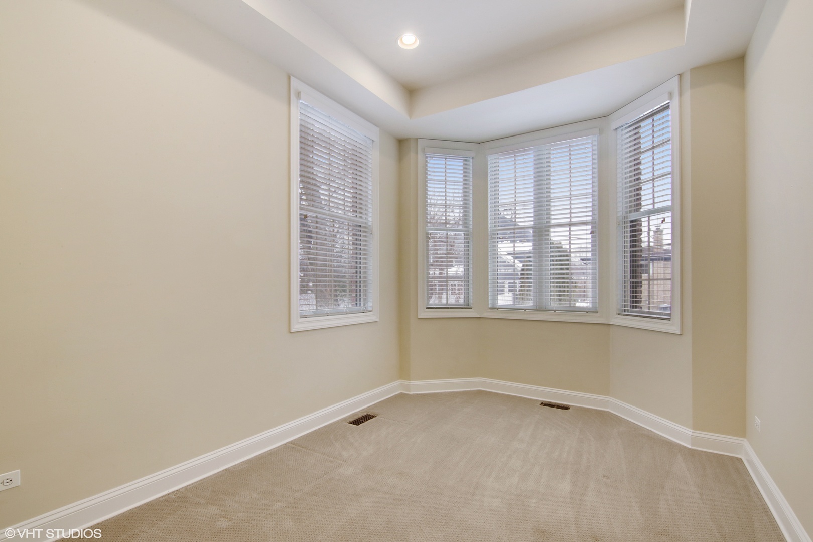 507 Locust Road Wilmette, IL 60091 - Photo 13 of 25