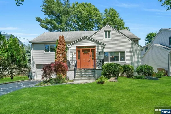 $1,365,000 | 805 Washburn Street, Teaneck, NJ 07666