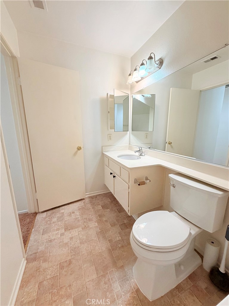 25152 Steinbeck Avenue, Unit B Stevenson Ranch, CA 91381 - Photo 19 of 27