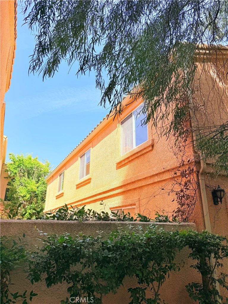 25152 Steinbeck Avenue, Unit B Stevenson Ranch, CA 91381 - Photo 4 of 27