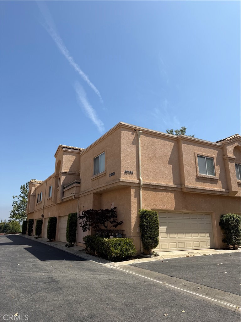 25152 Steinbeck Avenue, Unit B Stevenson Ranch, CA 91381 - Photo 5 of 27