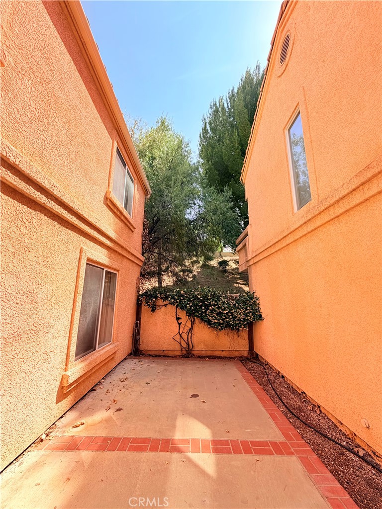 25152 Steinbeck Avenue, Unit B Stevenson Ranch, CA 91381 - Photo 7 of 27