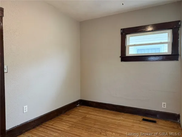 $159,000 | 240 Clay Street, New Albany, IN 47150