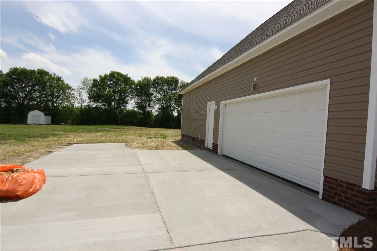 569 Shadetree Road Benson, NC 27504 - Photo 3 of 20 Gallery Image 3