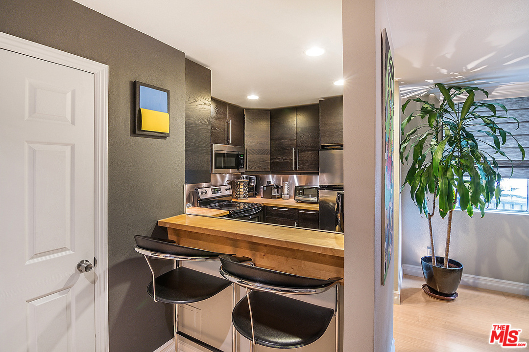 960 North San Vicente Boulevard, Unit 3 West Hollywood, CA 90069 - Photo 12 of 28