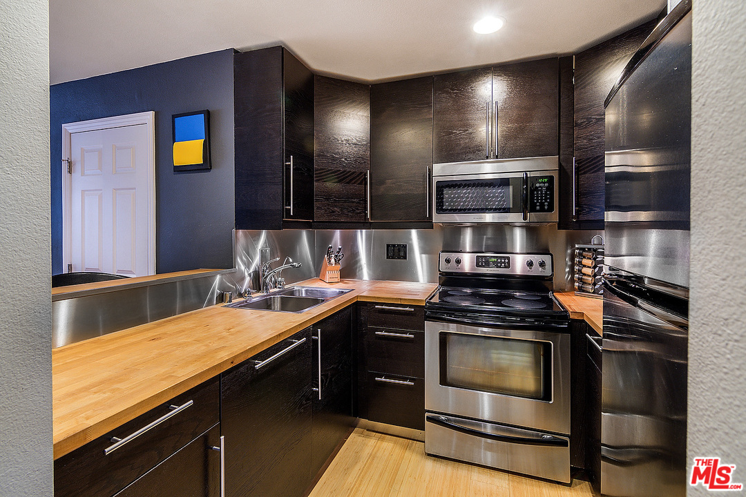 960 North San Vicente Boulevard, Unit 3 West Hollywood, CA 90069 - Photo 14 of 28