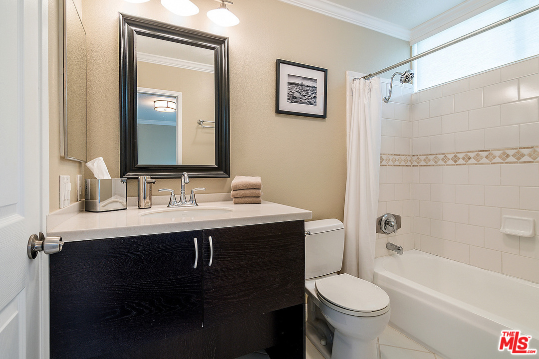 960 North San Vicente Boulevard, Unit 3 West Hollywood, CA 90069 - Photo 26 of 28