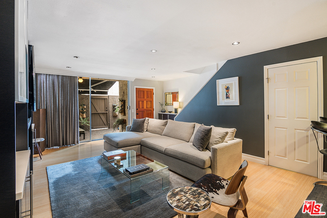 960 North San Vicente Boulevard, Unit 3 West Hollywood, CA 90069 - Photo 8 of 28