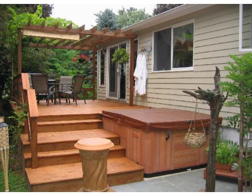 18 Ellen Road Burlington, MA 01803 - Photo 1 of 23 Gallery Image 1