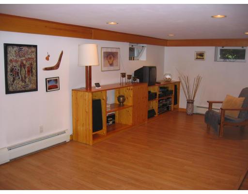 18 Ellen Road Burlington, MA 01803 - Photo 19 of 23 Gallery Image 19